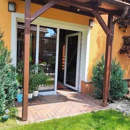 Bright Cosy House With Parking Semesterbostad Prag