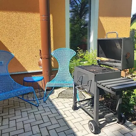 Bright Cosy House With Parking Praga